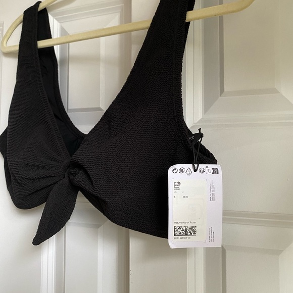 🆕 NWT & Other Stories Crepe Knot Bikini Top - Black - Picture 7 of 8
